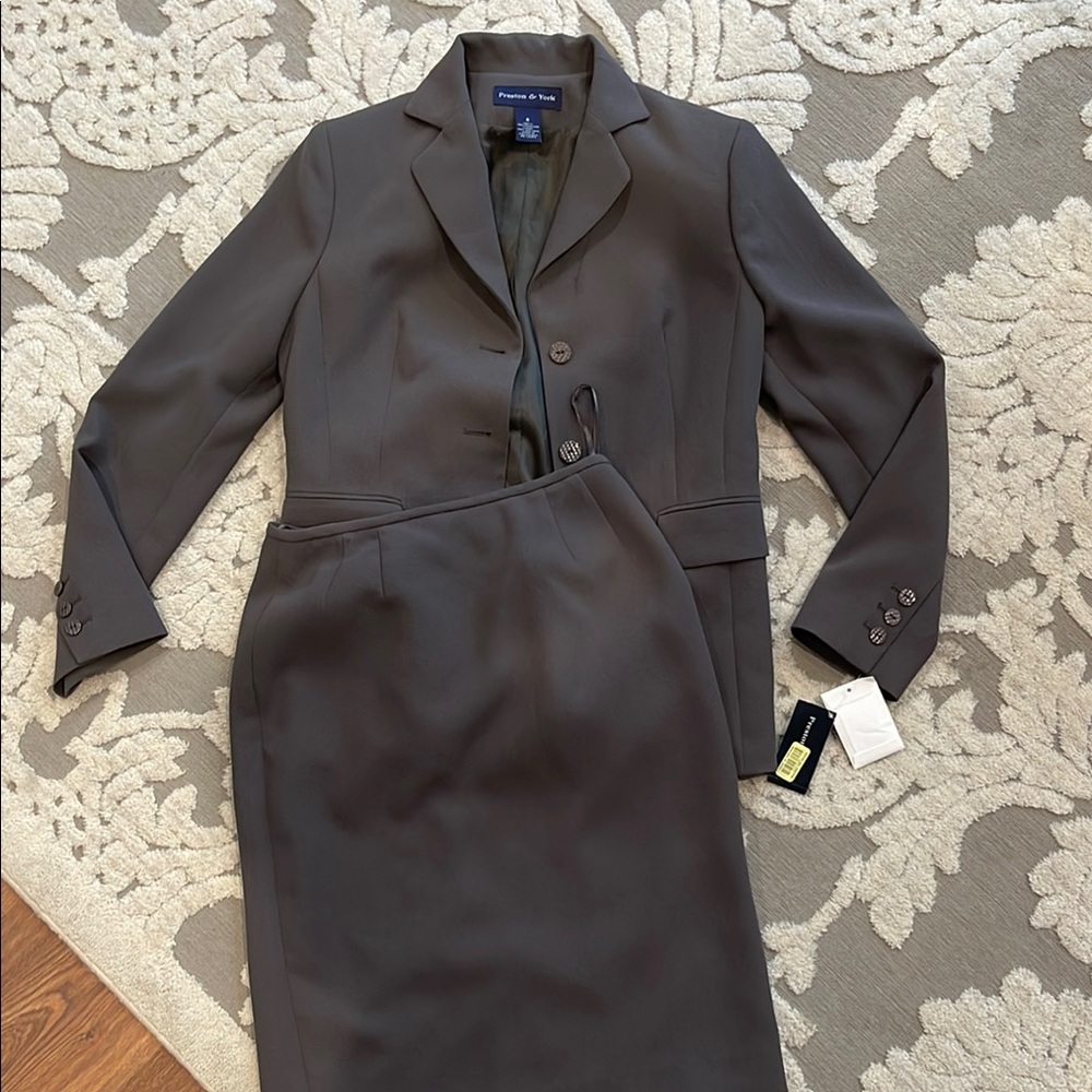 Preston & York Gray Skirt Set